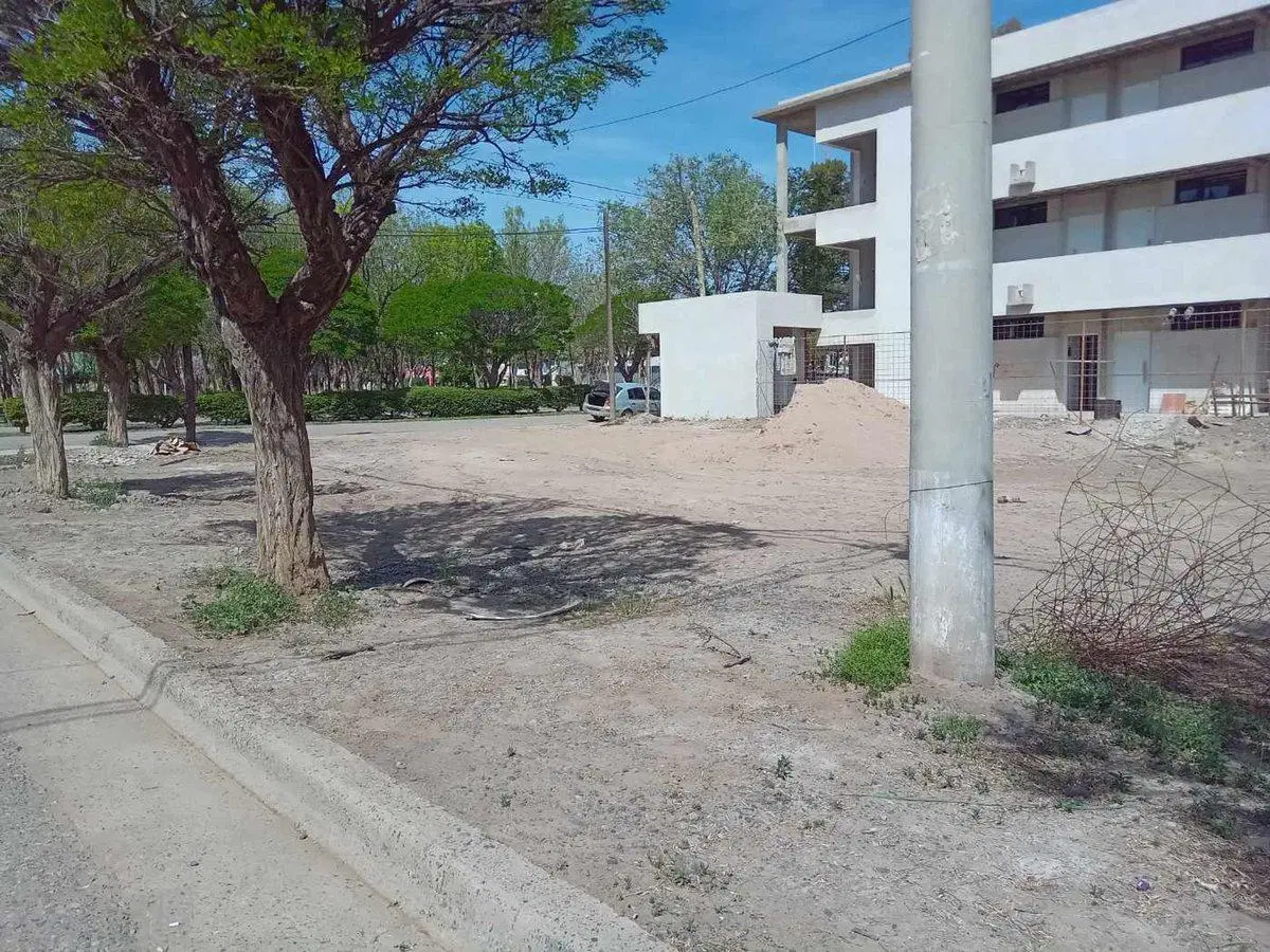 VENTA DE EXCELENTE TERRENO EN ZONA COMERCIAL 2