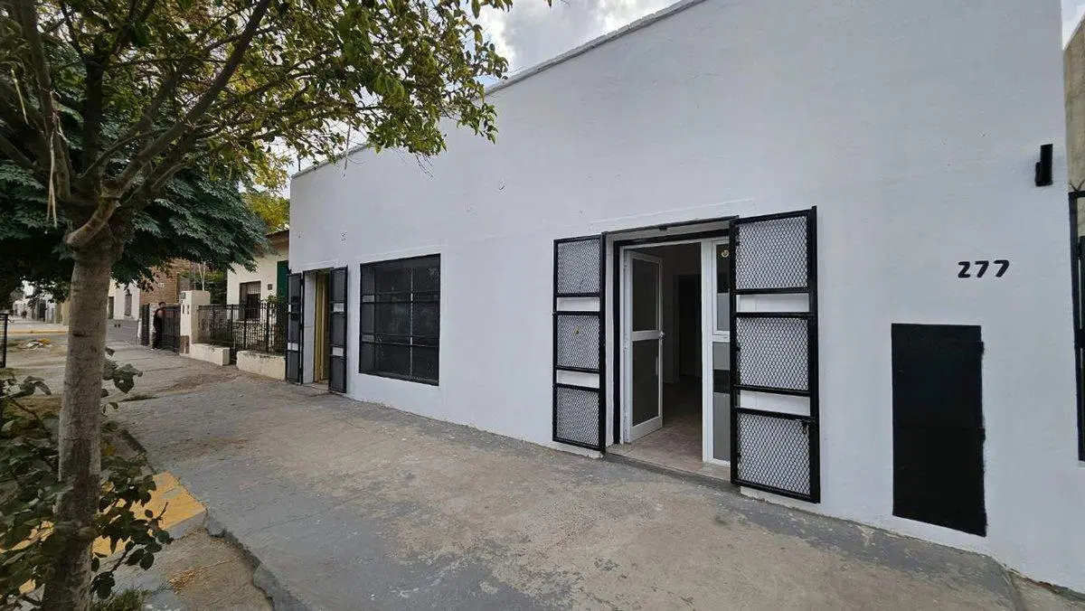 ALQUILER DE LOCAL COMERCIAL - PLOTTIER CENTRO 3