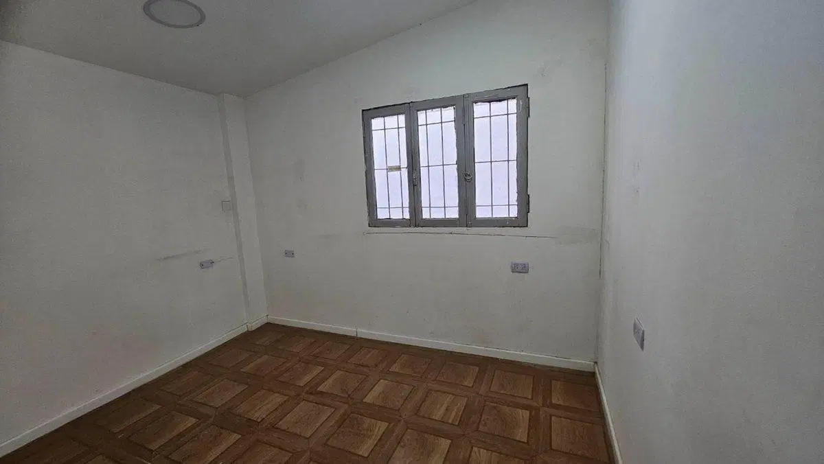 ALQUILER DE LOCAL COMERCIAL - PLOTTIER CENTRO 2