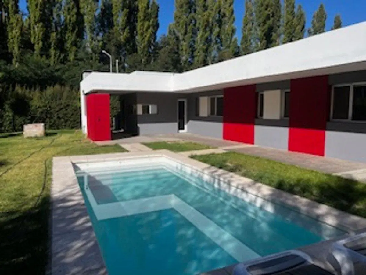 VENTA CASA 3 DORMITORIOS B° SANTA RITA PLOTTER NQN 5