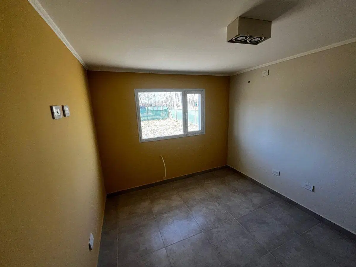 VENTA DE CASA 3 DORMITORIOS CANALES DE PLOTTIER 8