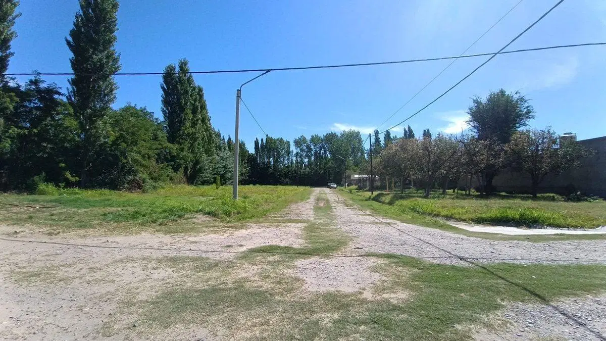 TERRENO EN VENTA B° MANZANAR DE PLOTTIER -PLOTTIER 8
