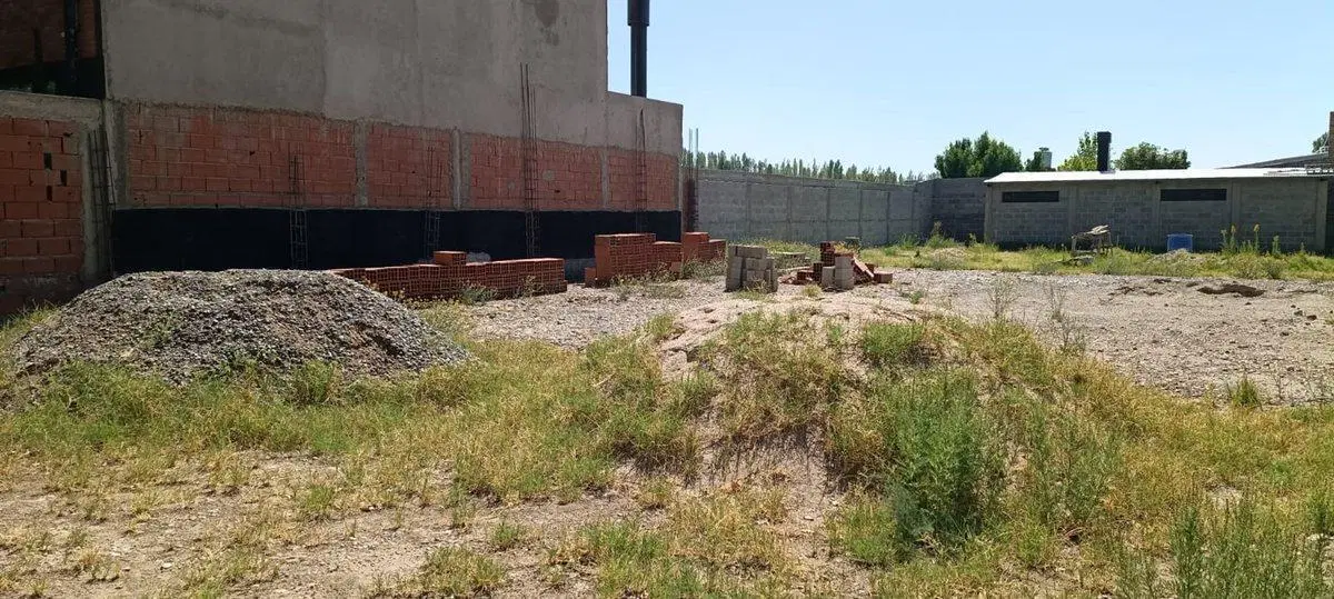 Lote 600 m2 con mejoras, Los Castaños, Plottier 5
