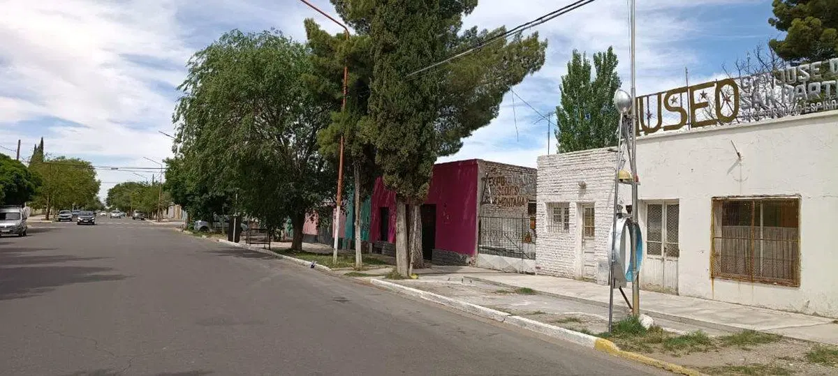 LOTE 703 M2 CONSTRUCCIÓN ANTIGUA CENTRO CUTRAL CO 3