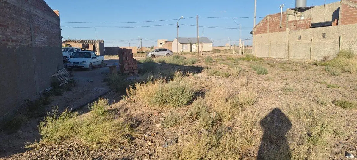 Excelente lote 300 m2 con escritura en Centenario 2