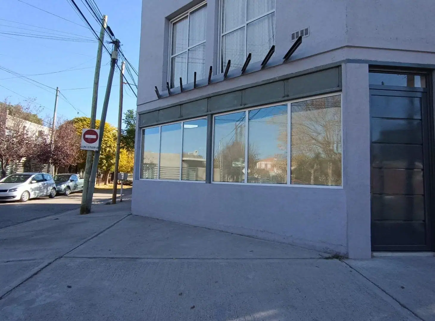 LOCAL COMERCIAL EN ALQUILER - PLOTTIER 2