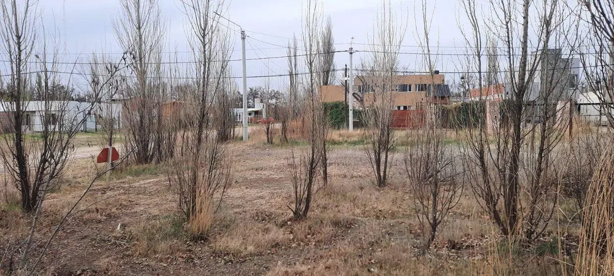 VENTA, TERRENO 360 m2 Loteo La Encantada, PLOTTIER 2