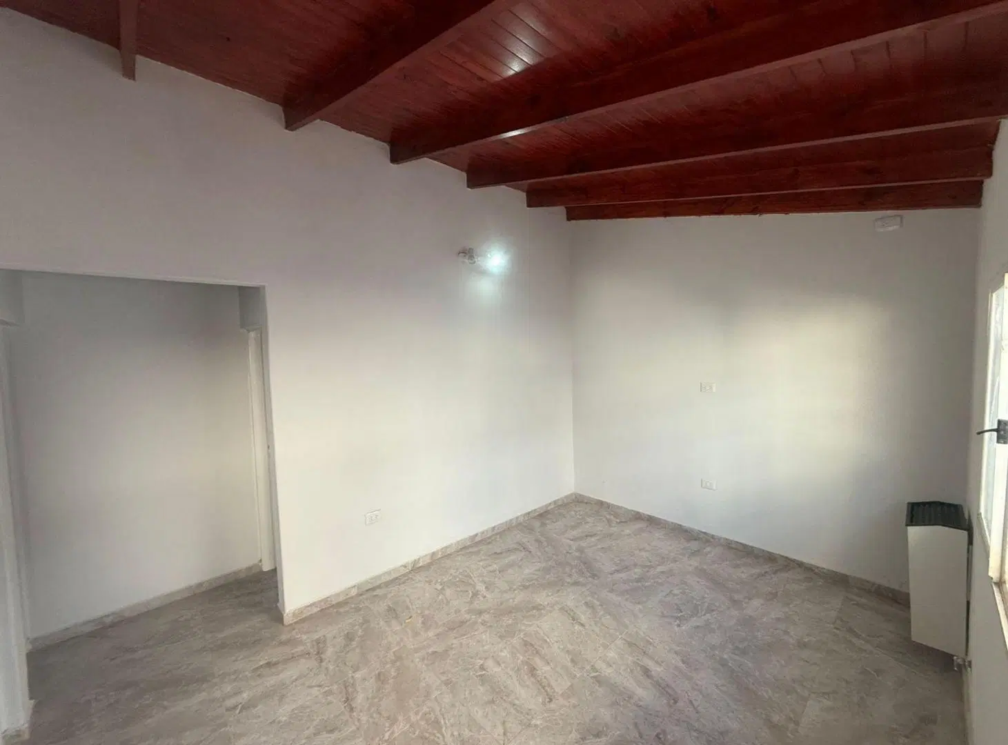 CASA EN ALQUILER, PLOTTIER 5