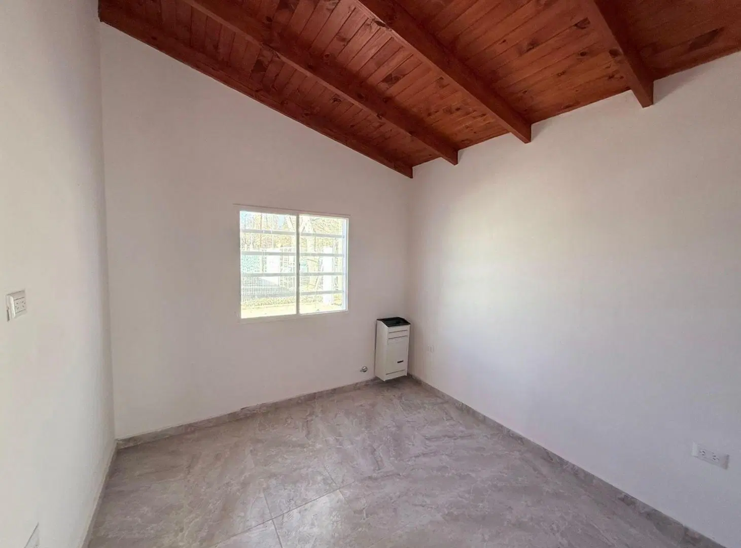 CASA EN ALQUILER, PLOTTIER 4