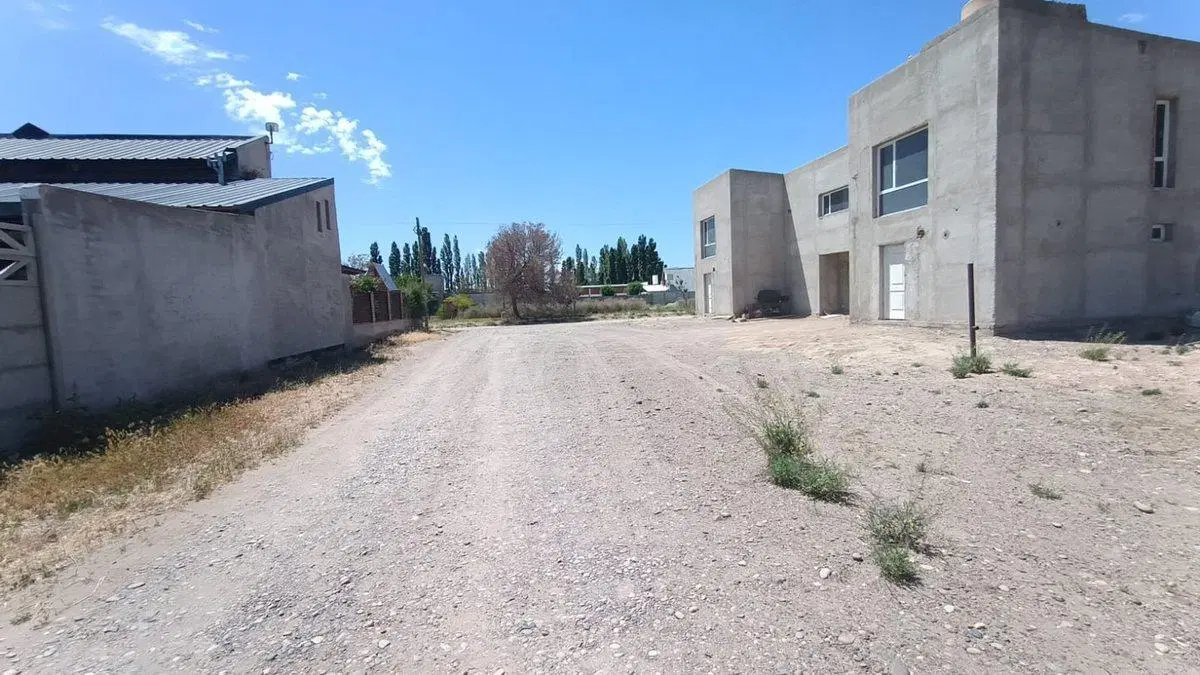 TERRENO EN VENTA BARRIO LAS BRISAS - PLOTTIER 4