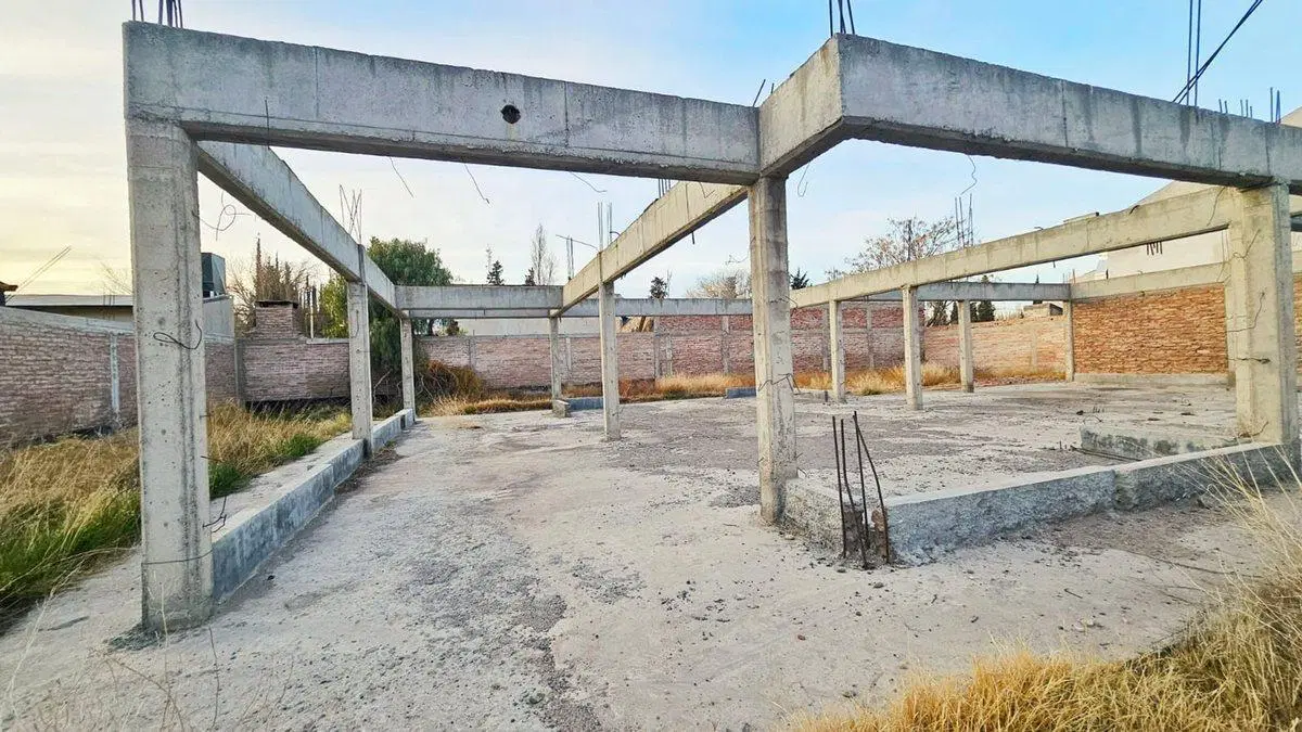 TERRENO EN VENTA CON PLATEA Y CIMENTACIÓN 5
