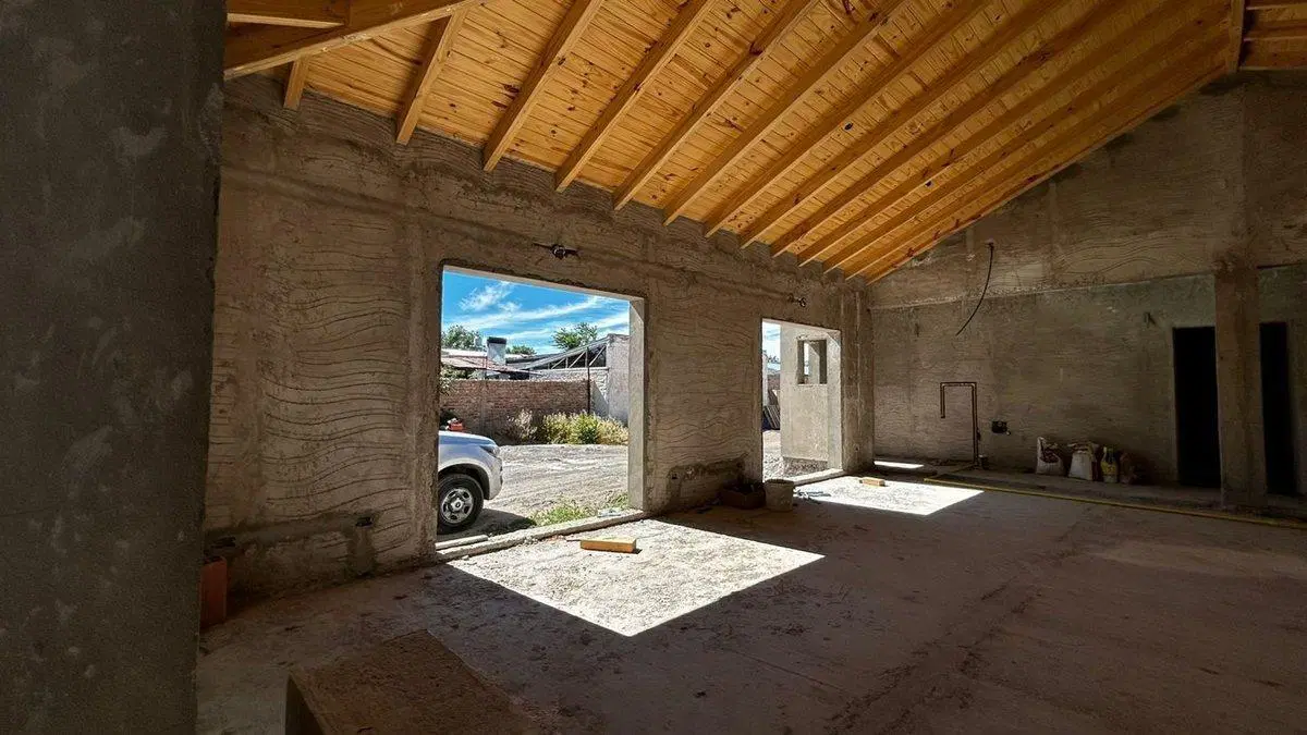 VENTA CASA EN POZO (3) DORMITORIOS PLOTTIER NQN 5
