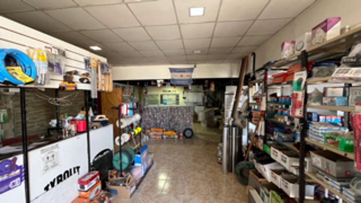 Foto de VentaGalpón de 300 m² 5M altura Trifásica, asfalto, imagen 4