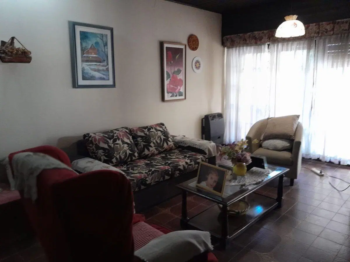 Casa en Venta Gral Roca  + dto 1 dormitorio 5