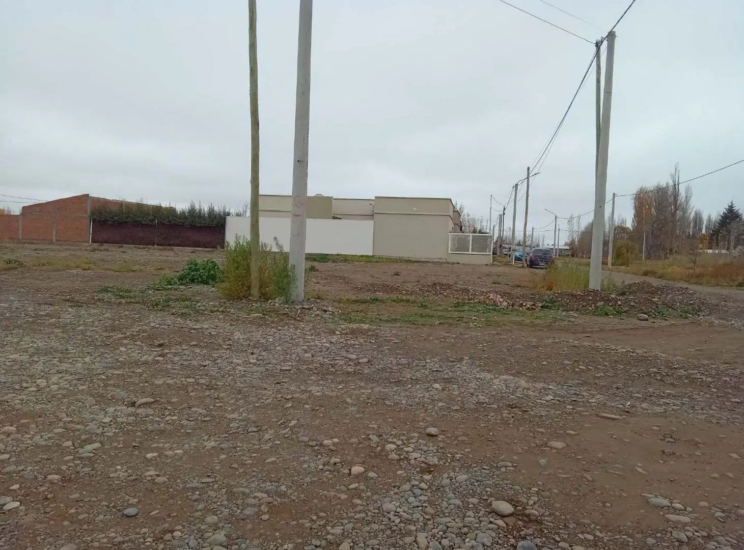Venta de lote en esquina en barrio la casona 2 4