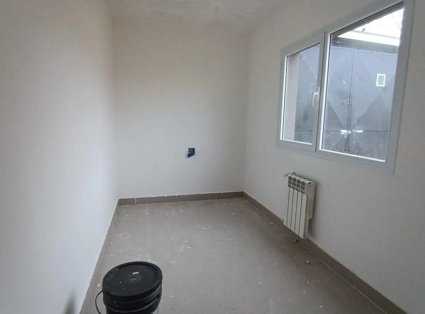 ALQUILER Duplex 3 dorm - B° El Floreal - PLOTTIER 2