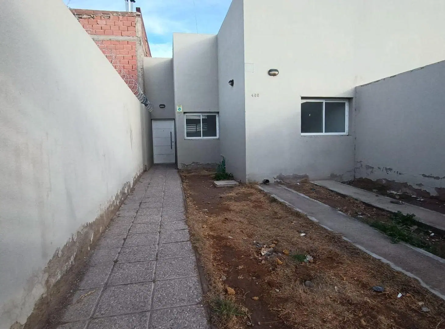 ALQUILER CASA 2 DORM - CINCO SOLES - PLOTTIER 2