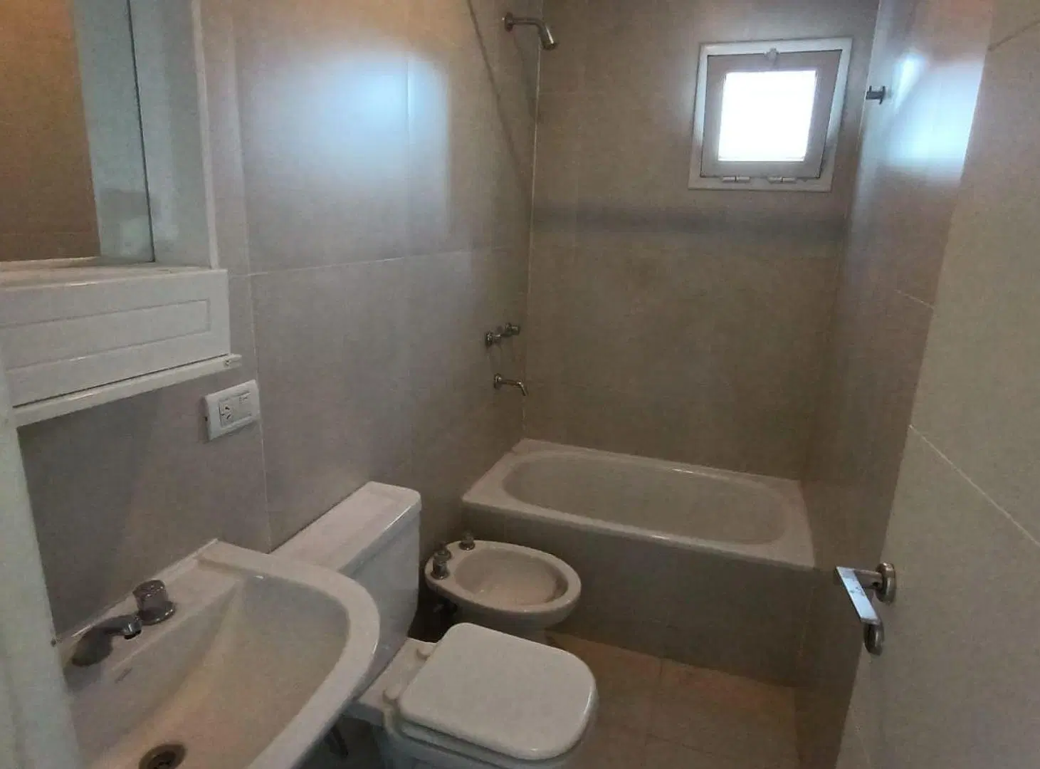 ALQUILER CASA 2 DORM - CINCO SOLES - PLOTTIER 1