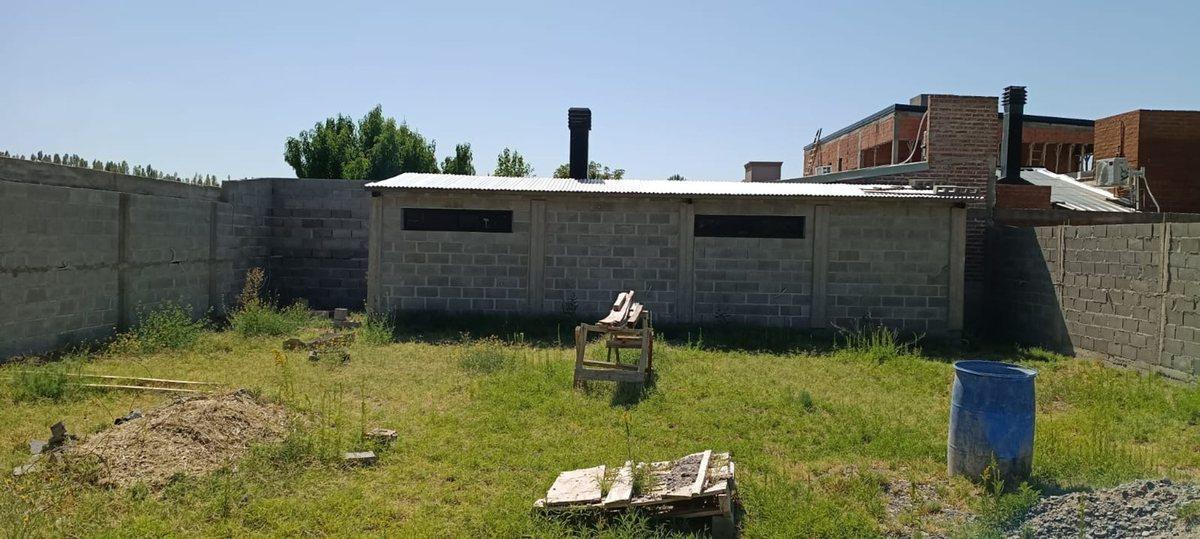 Foto de Lote 600 m2 con mejoras, Los Castaños, Plottier, imagen 4