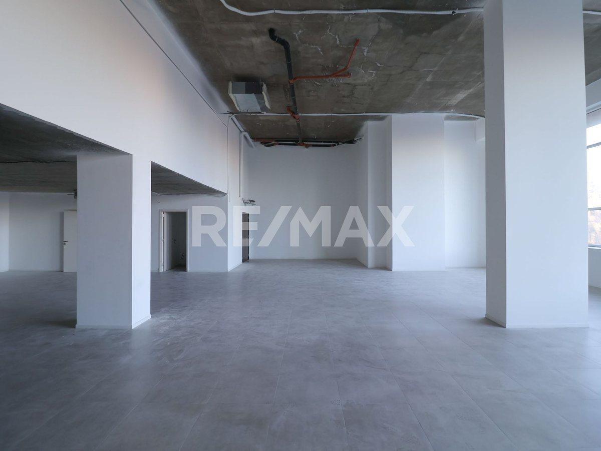 Foto de En Venta Oficina Con Tres Cocheras Cubiertas, imagen 3
