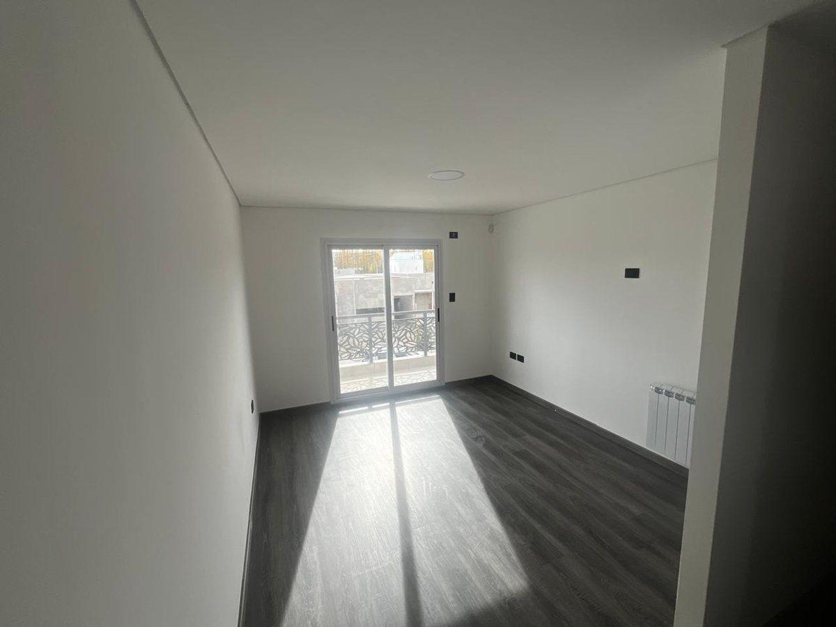 Foto de VENTA DUPLEX 3 DORMITORIOS B°LA CASONA ll PLOTTIER, imagen 3