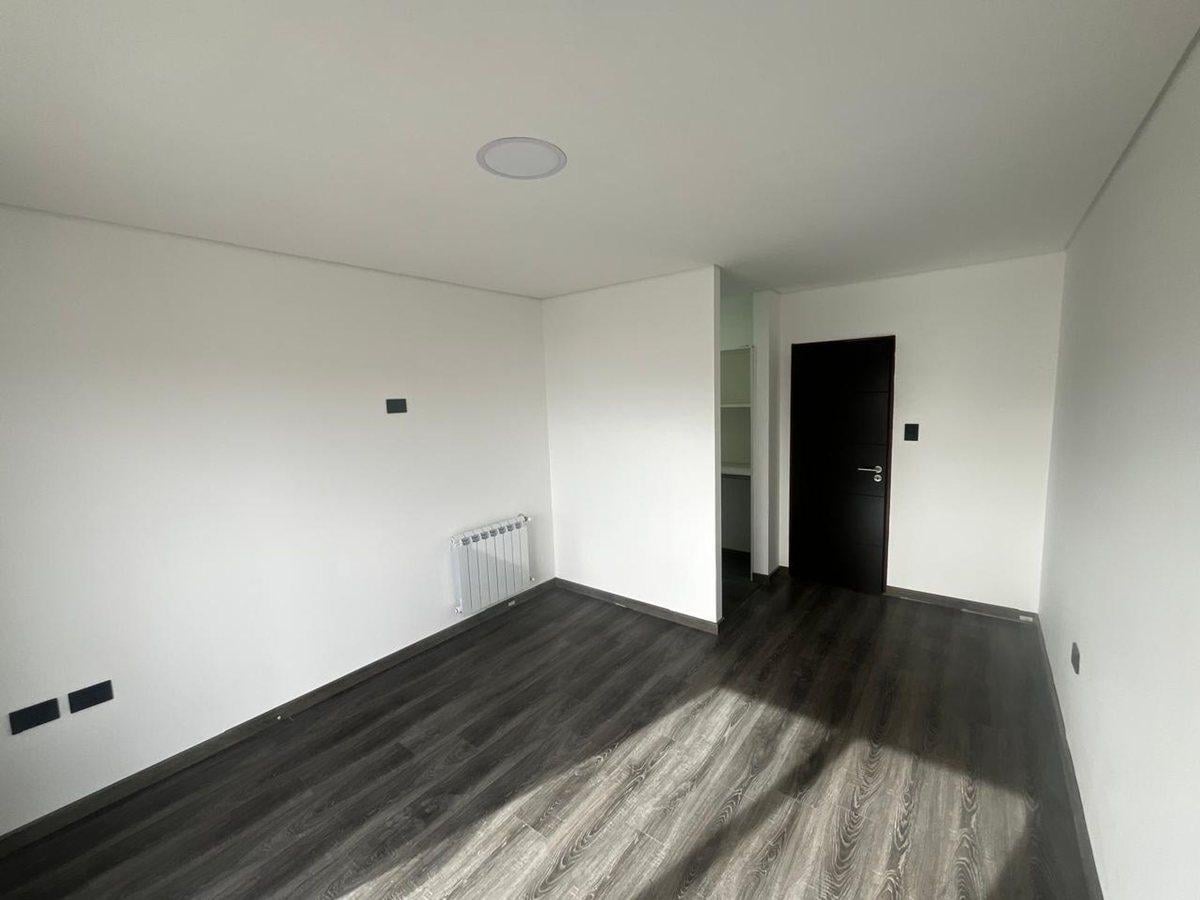 Foto de VENTA DUPLEX 3 DORMITORIOS B°LA CASONA ll PLOTTIER, imagen 1