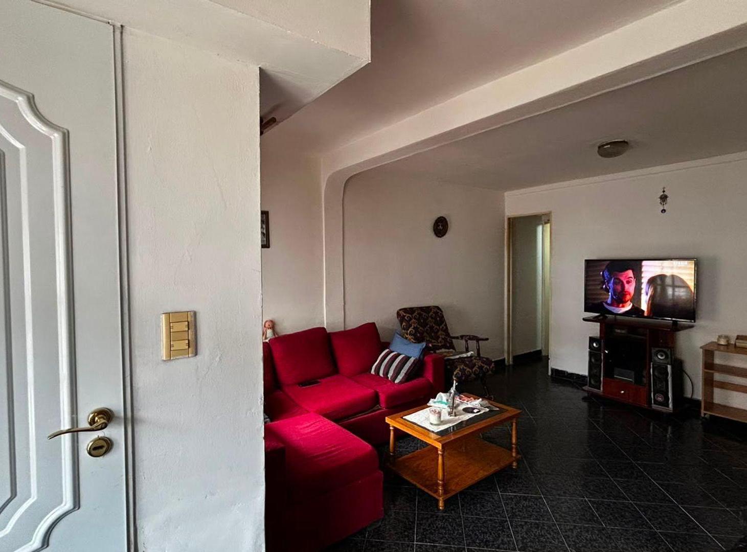 Foto de CASA EN VENTA 4 DORMITORIOS, ELORDI 3884, NEUQUEN, imagen 3