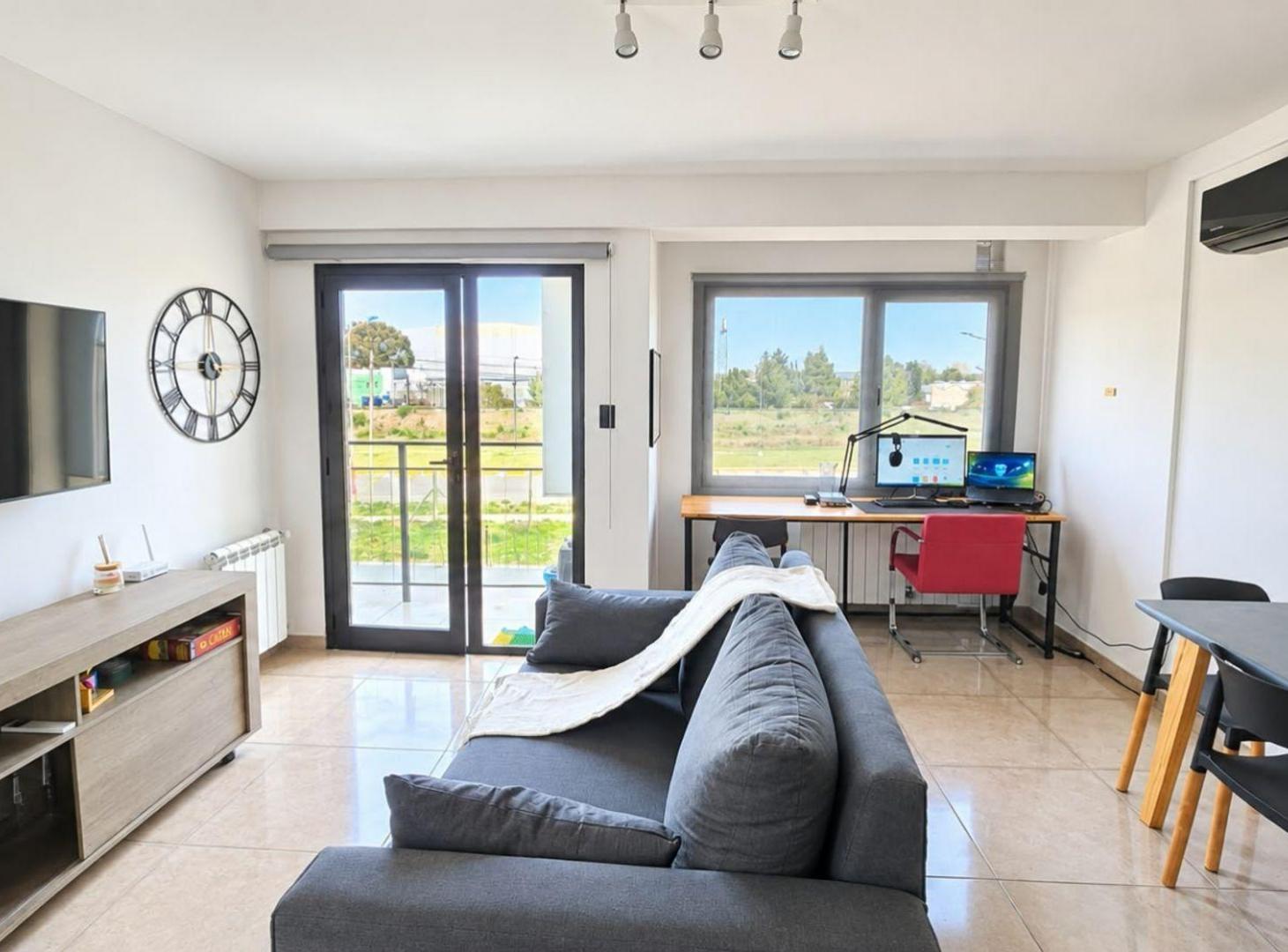 Foto de VENTA DEPTO 1 DORMITORIO - BVD SAN JUAN -NEUQUEN, imagen 4