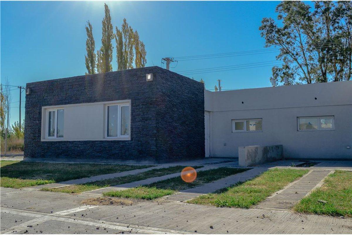 Foto de VENTA CASAS 2 DORM. LA FALDA, CIPOLLETTI, imagen 3