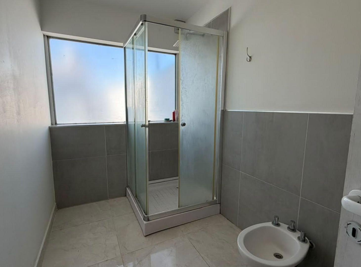 Foto de CASA CON MONOAMBIENTE A LA VENTA, PLOTTIER, NEUQUE, imagen 1