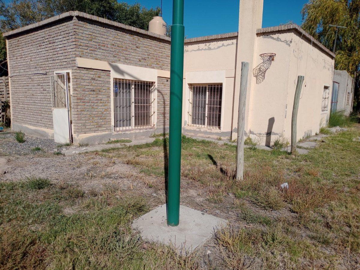 Foto de Casa + Galpón + dto. sobre terreno de 1.002,80 m2, imagen 3