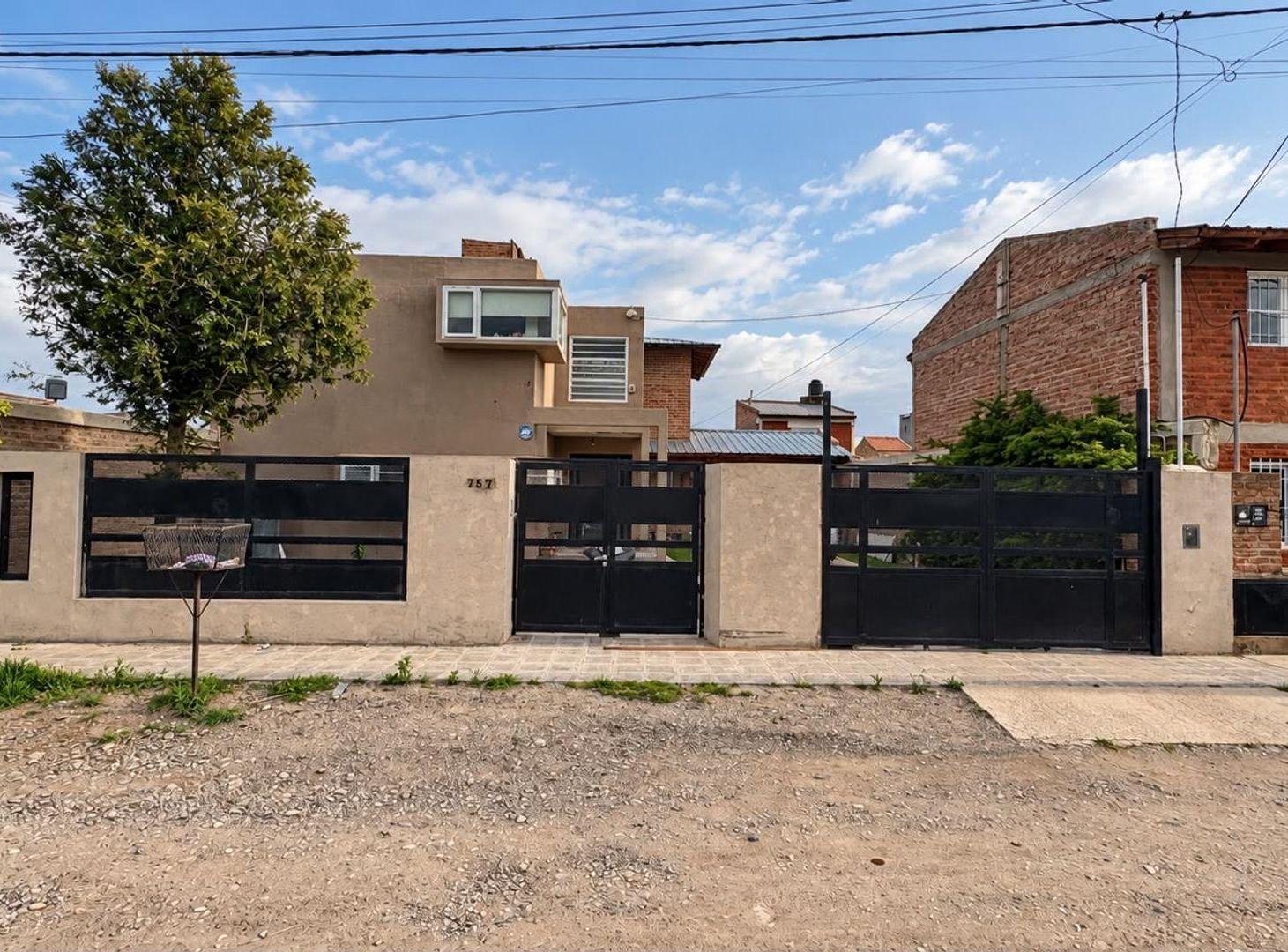 Foto de Casa en Venta en Plottier Apta Crédito Hipotecario, imagen 4