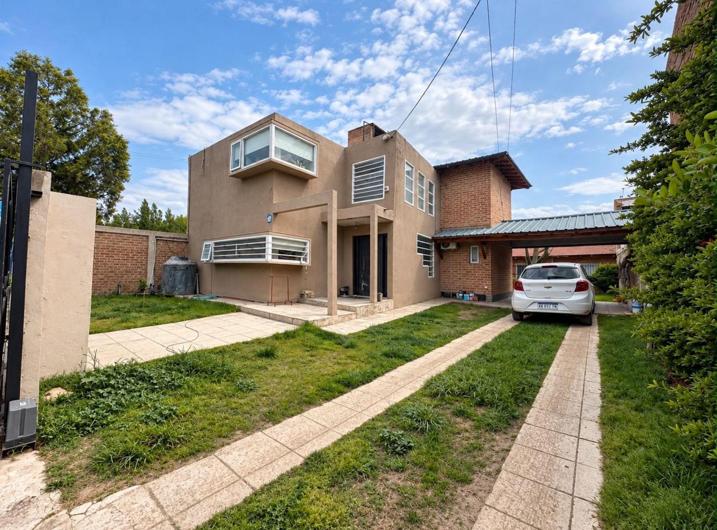 Foto de Casa en Venta en Plottier Apta Crédito Hipotecario, imagen 1