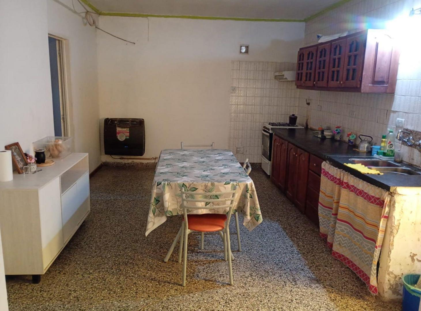 Foto de Casa en venta – Plaza Huincul, zona céntrica, imagen 4