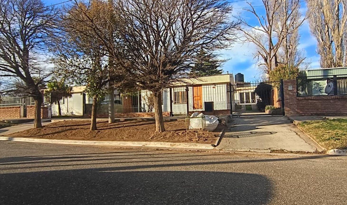 Foto de VENTA CASA 3 DORM. B° UNO PLAZA HUINCUL, imagen 2