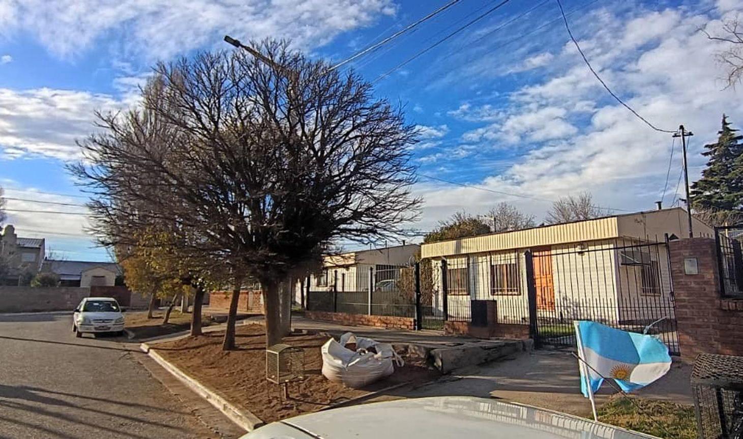 Foto de VENTA CASA 3 DORM. B° UNO PLAZA HUINCUL, imagen 3