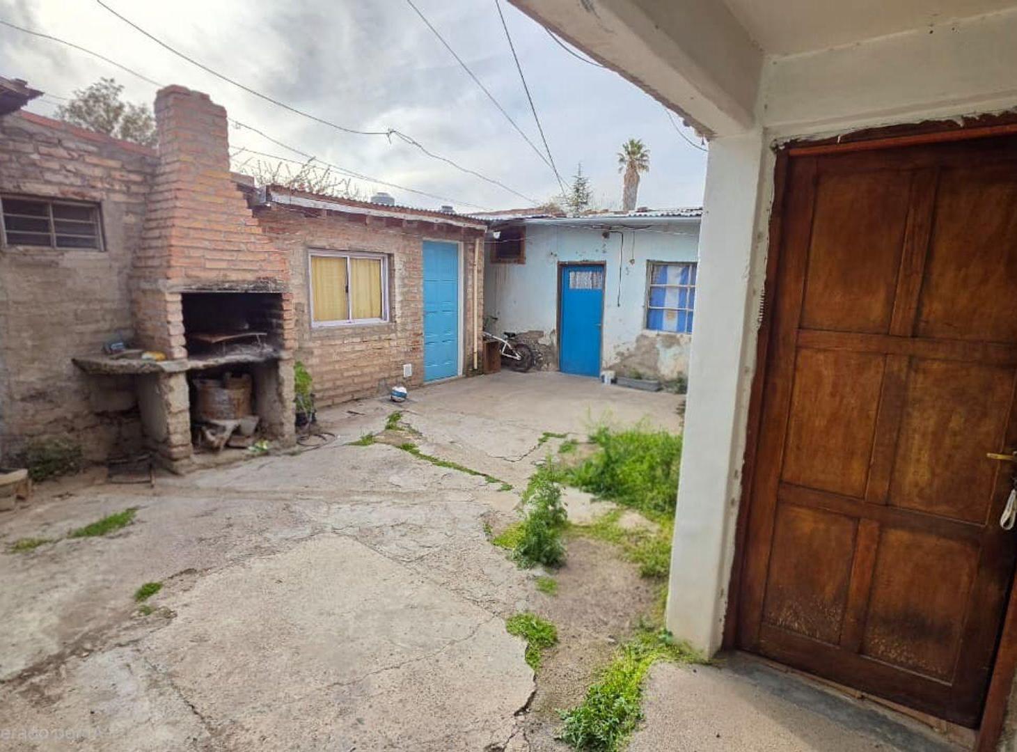 Foto de VENTA CASA + 5 DEPARTAMENTOS - CENTRO PLOTTIER, imagen 3