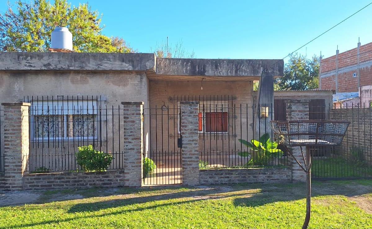 Casa en Venta - Permuta en Malvinas Argentinas Alte. Brown 4