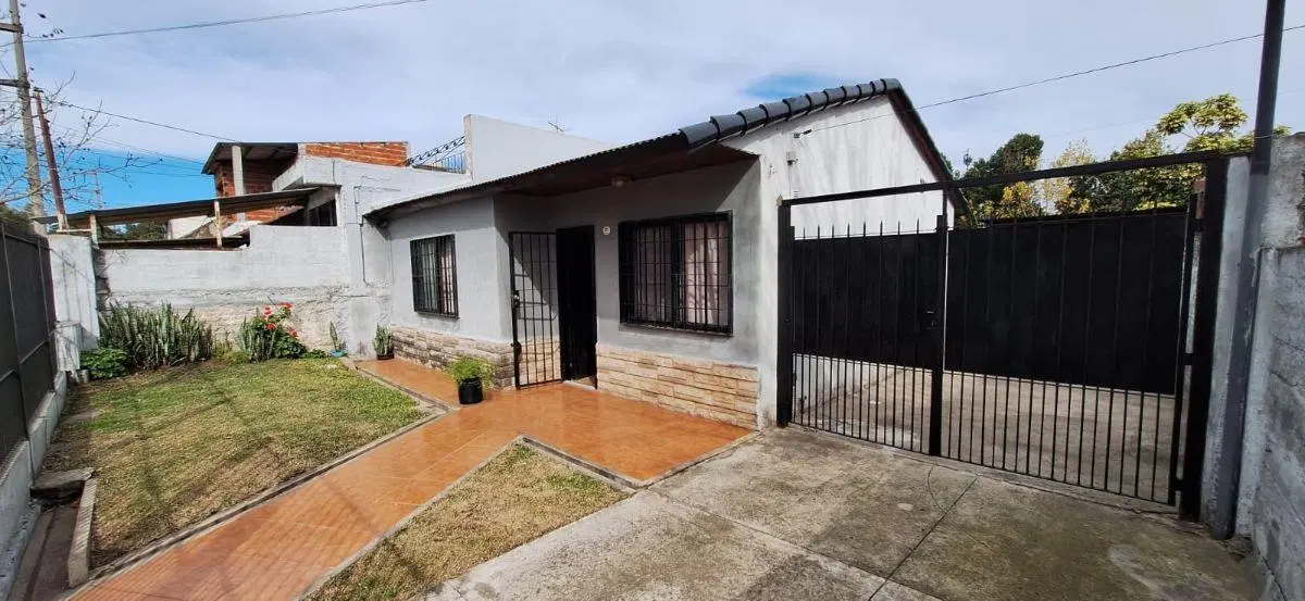 CASA EN ALQUILER- BURZACO 2