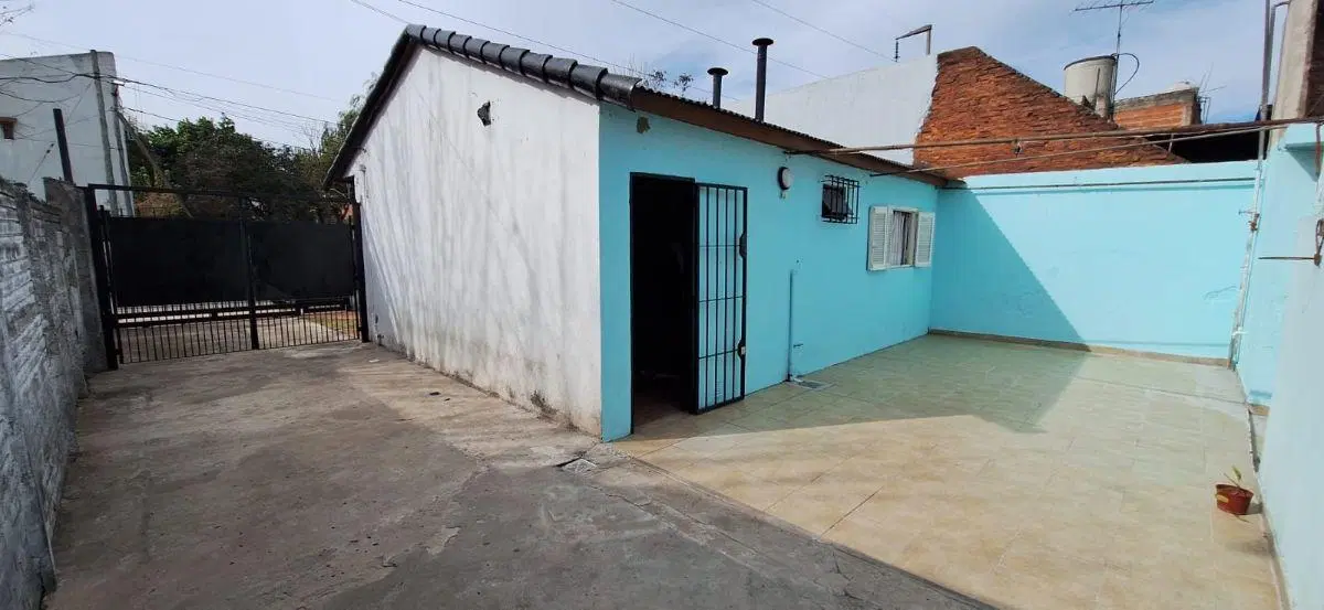 CASA EN ALQUILER- BURZACO 8