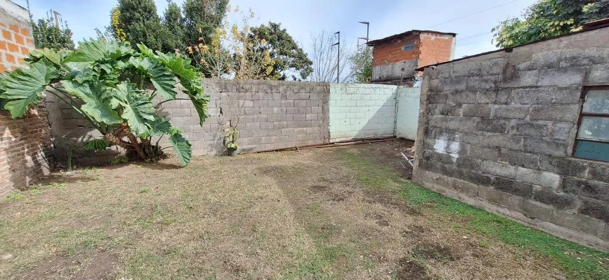 CASA EN ALQUILER- BURZACO 4
