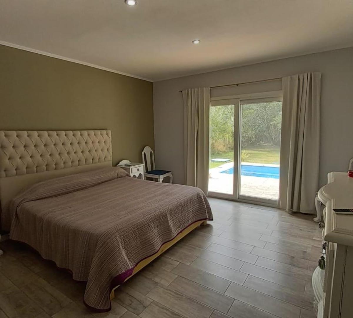 Foto de Moderna casa en club de campo El Moro, imagen 2