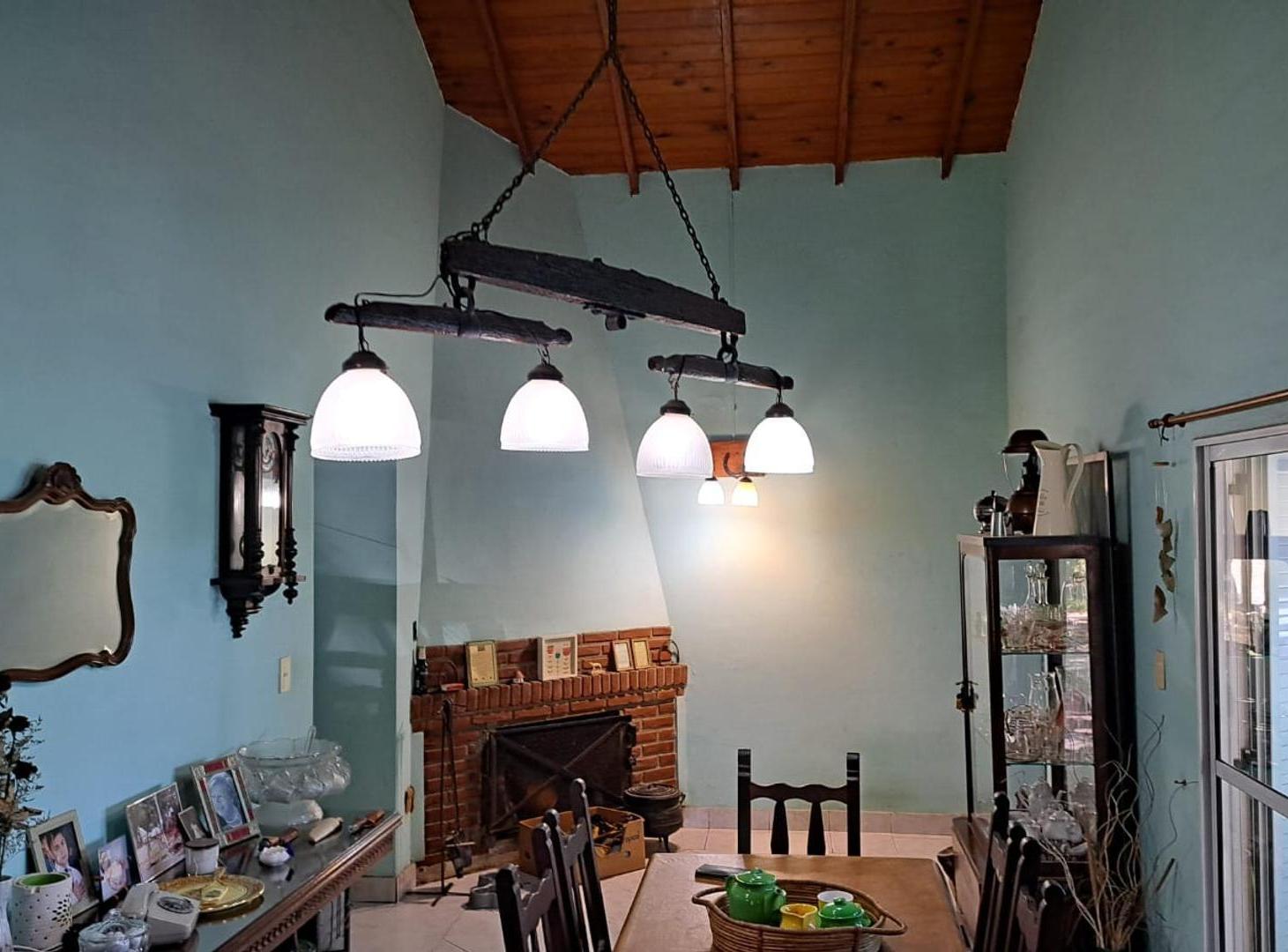 Foto de Casaquinta en venta sobre gran lote de 2196m² arbolado, imagen 4