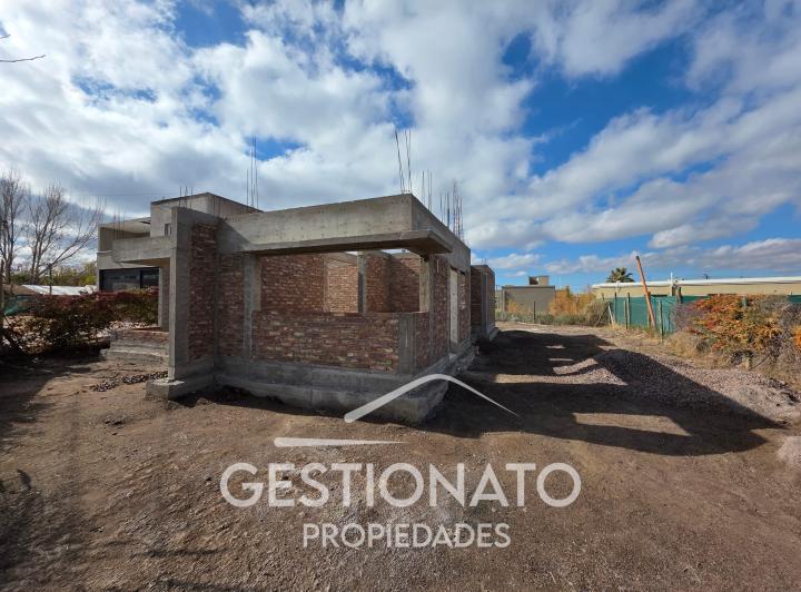 CASA EN OBRA EN B° PRIVADO ARENAS COUNTRY GUAYMALLÉN 3