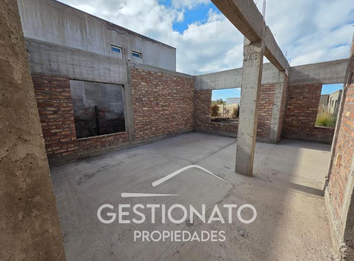 CASA EN OBRA EN B° PRIVADO ARENAS COUNTRY GUAYMALLÉN 5