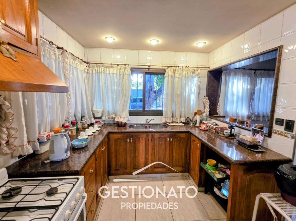 Foto de CASA FUNCIONAL EN VENTA EN LAS HERAS, imagen 2