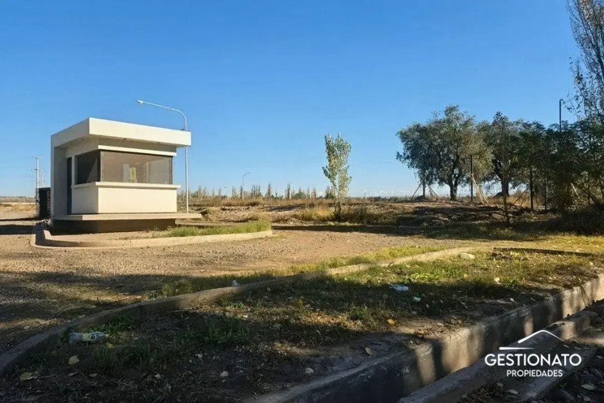 Lote en B° Privado La Arbequina 4