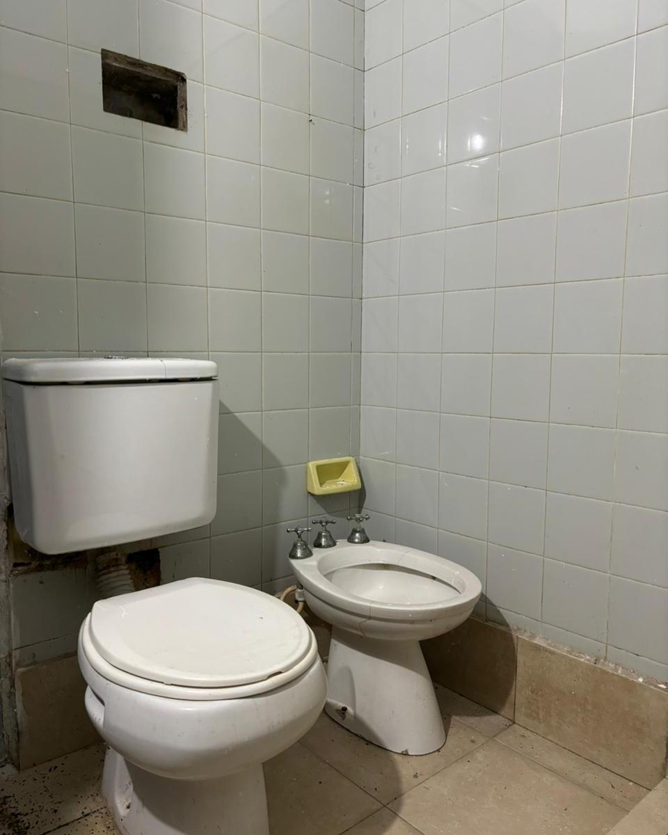 Casa a Refaccionar de 3 Dorm. con Gran Terreno en Sauce Viejo 2