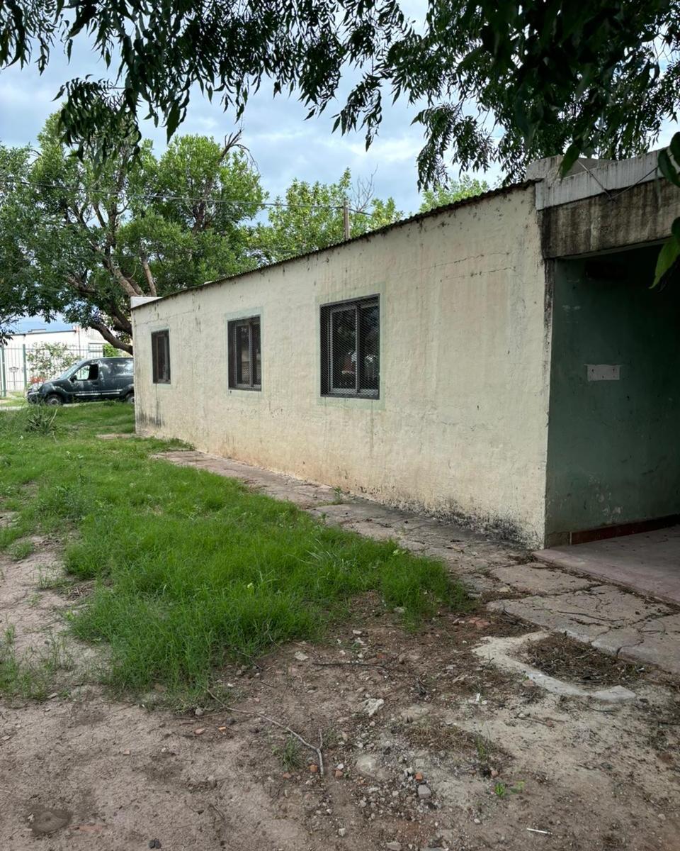 Casa a Refaccionar de 3 Dorm. con Gran Terreno en Sauce Viejo 5