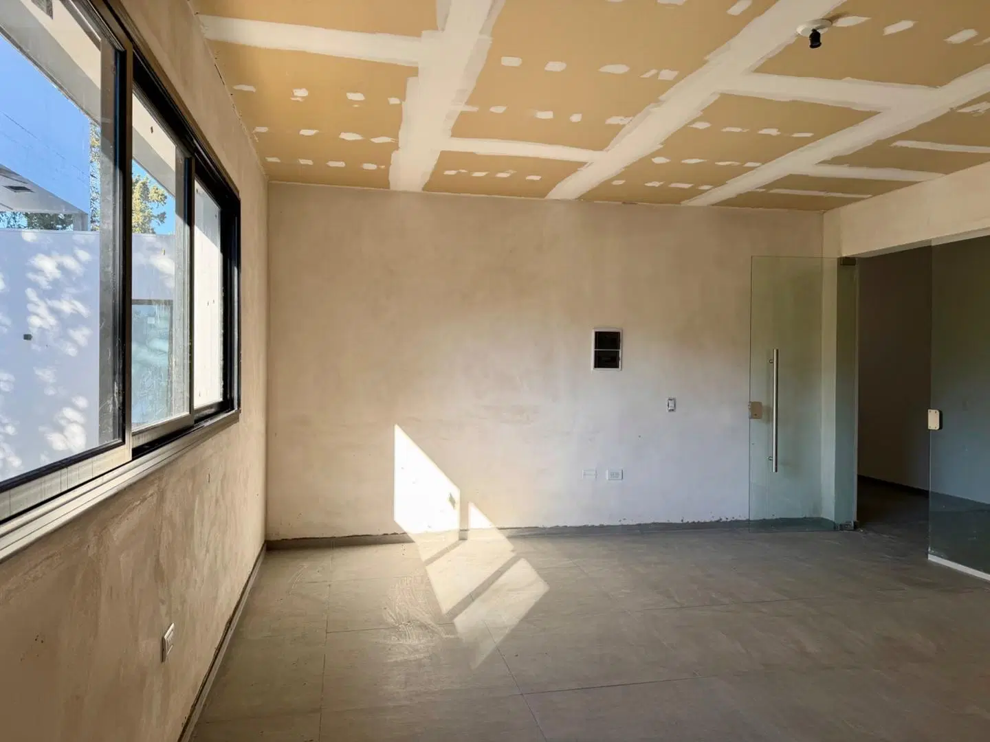 Oficina alquiler Plaza Aconquija 5